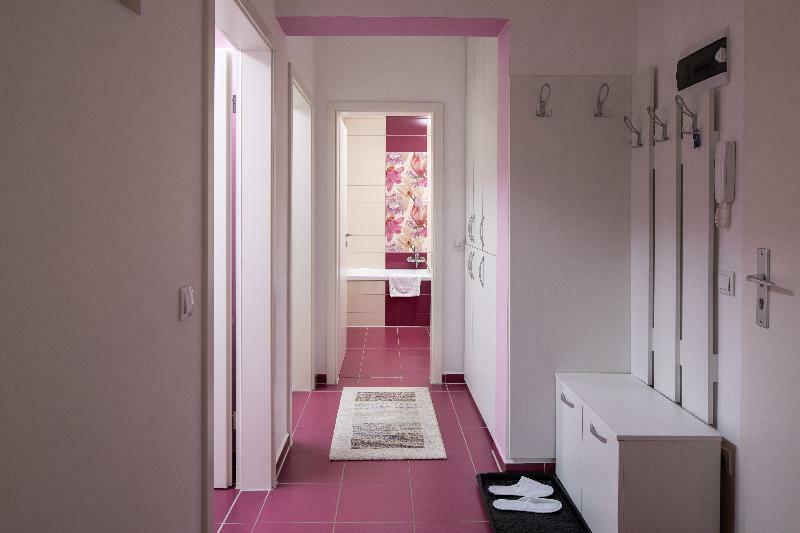Brasov Holiday Apartments - Magenta Bagian luar foto