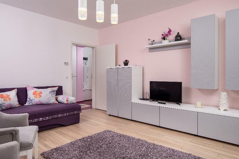 Brasov Holiday Apartments - Magenta Bagian luar foto